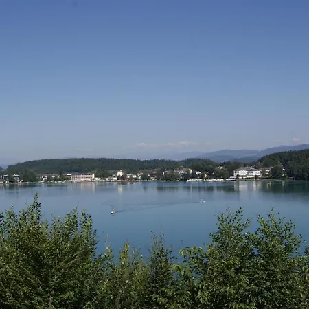 Gerti Klopein am Klopeiner See