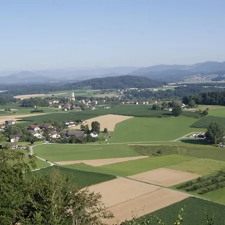 Gerti Klopein am Klopeiner See