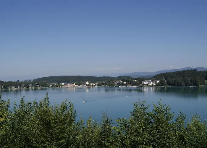 Gerti Klopein am Klopeiner See